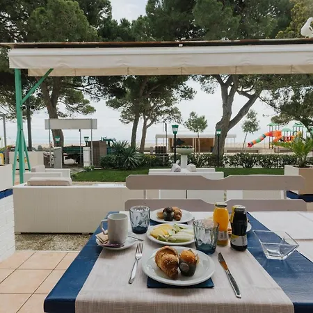 Franca Hotel *