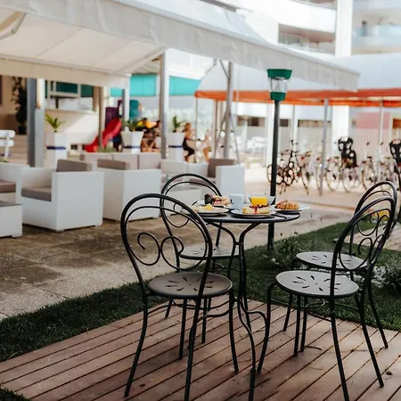 Franca Hotel *